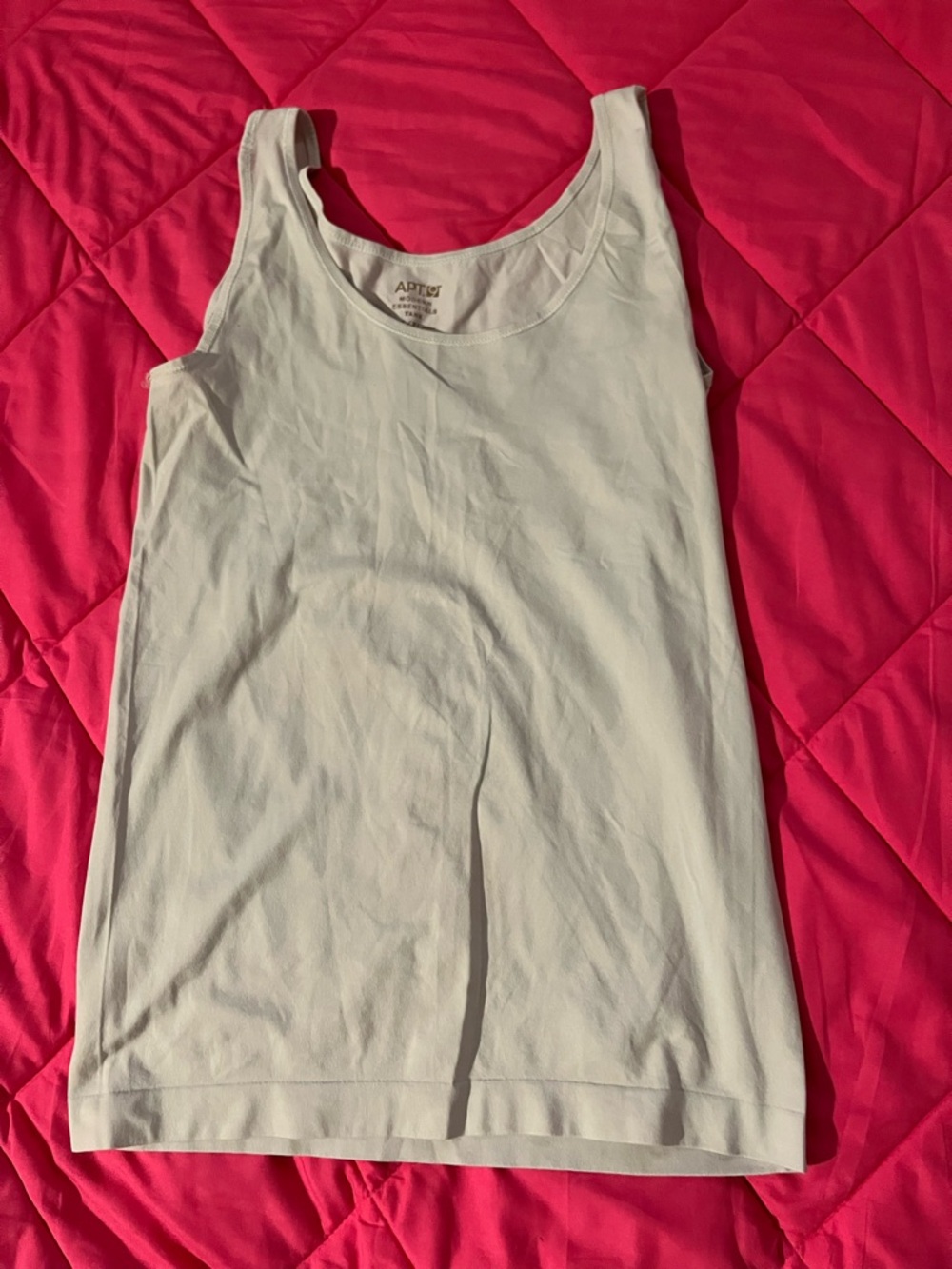 Apt. 9 Cream Scoop Neck Tank Top